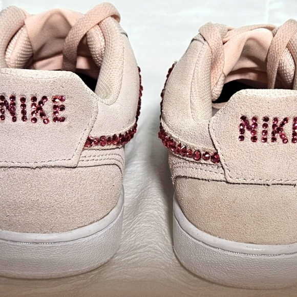 🌟Bling Custom Nike Suede Sneakers Crystal Rhinestone Rose Pink Swoosh Size 9 🌟 - Picture 3 of 9